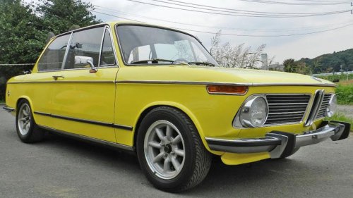 A new driving standard emerged from the 1971 BMW 2002tii’s balanced performance