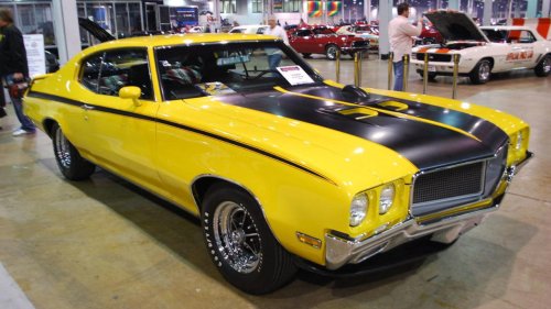 7 classic V8 cars that still sound better than modern exhaust systems