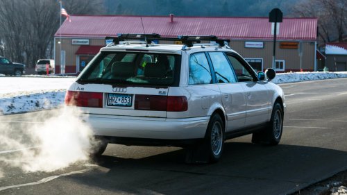 ¿El tubo de escape de tu coche gotea? Cuándo es normal y cuándo puede ser un problema