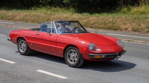 12 classic cars that still look good today