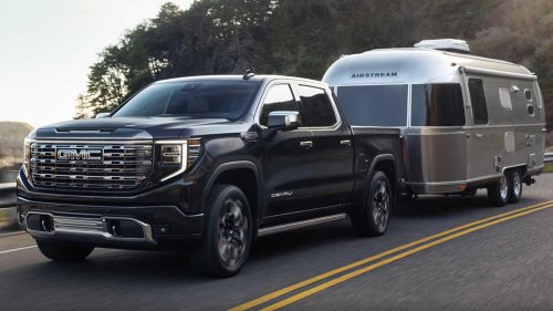 GMC, A brand-new GMC Sierra 1500 now costs less than a mid-size truck, and nobody wants it