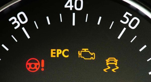 El coche sufre averías cuando solo se utiliza para trayectos cortos: estos son los errores más comunes al conducir por ciudad