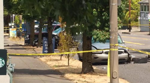 SUV, 1 dead, 4 hurt after SUV drives onto sidewalk, crashes into 3 vehicles in NE Portland
