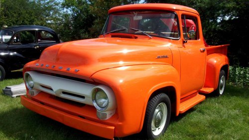 20 Vintage Pickups People Still Love Driving