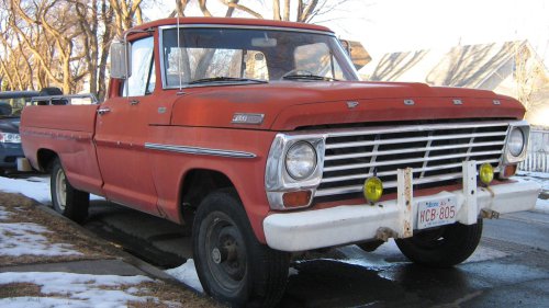 20 Vintage Pickups People Still Love Driving