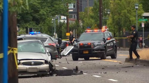 SUV, 1 dead, 4 hurt after SUV drives onto sidewalk, crashes into 3 vehicles in NE Portland