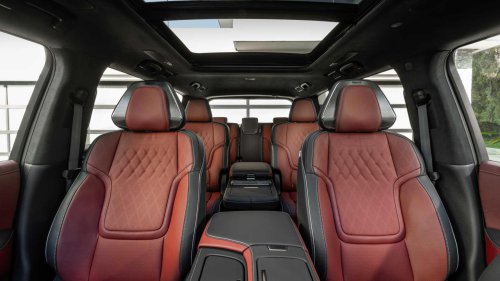 5 luxury SUVs that lose over half their value in 3 years