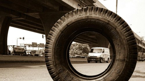 20 Old-School Car Features You Probably Miss