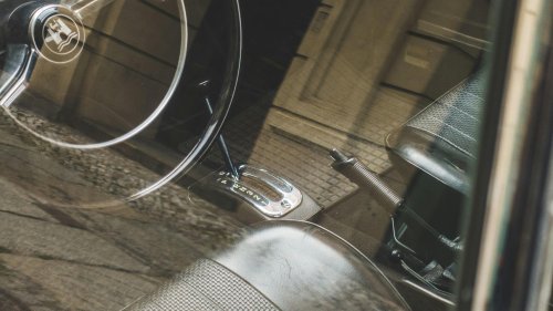 20 Old-School Car Features You Probably Miss