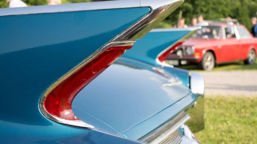 20 Old-School Car Features You Probably Miss