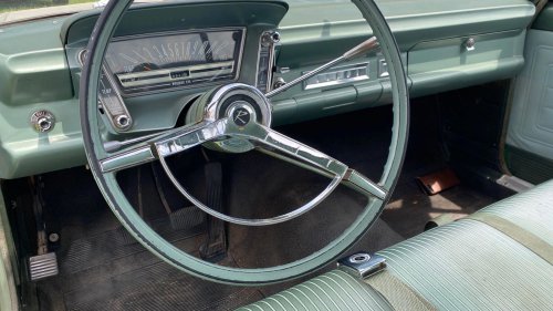 20 Old-School Car Features You Probably Miss