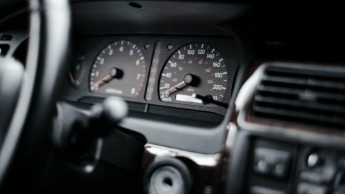 20 Old-School Car Features You Probably Miss