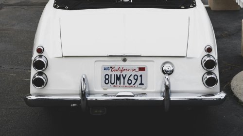 20 Old-School Car Features You Probably Miss