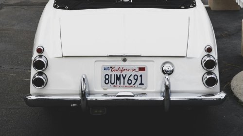 20 Old-School Car Features You Probably Miss