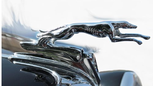 20 Old-School Car Features You Probably Miss