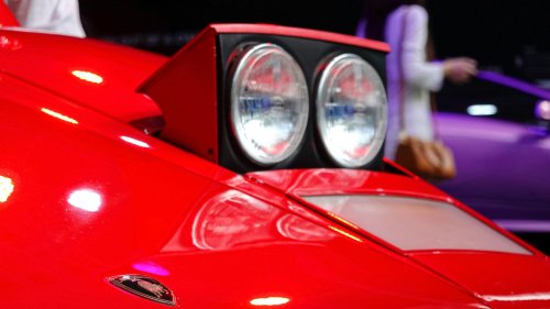 20 Old-School Car Features You Probably Miss