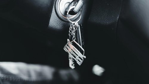 20 Old-School Car Features You Probably Miss