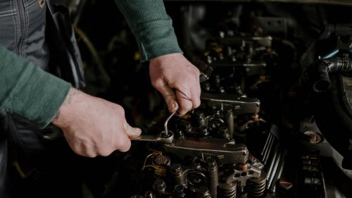 The 10 Worst Things About Owning A Classic Car &amp; 10 Huge Benefits