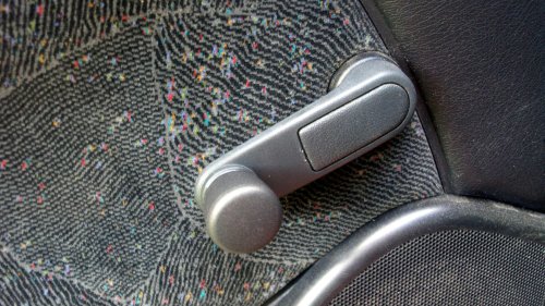 20 Old-School Car Features You Probably Miss
