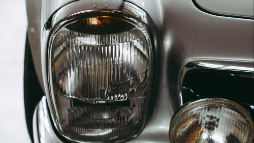 20 Old-School Car Features You Probably Miss