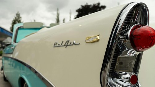 20 Old-School Car Features You Probably Miss