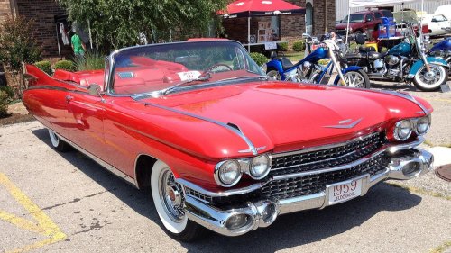 10 vintage cars that were designed to stand out