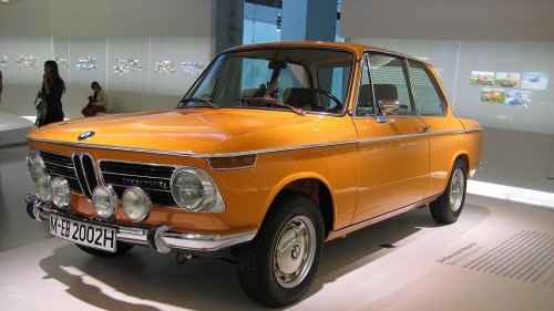 12 classic cars that still look good today