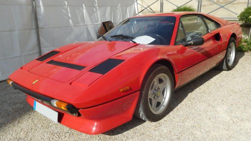 10 Classic Cars That Are A Nightmare To Care For & 10 That Are A Dream
