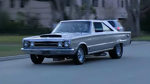 10 Legendary Mopar Muscle Cars Everyone Needs To Know