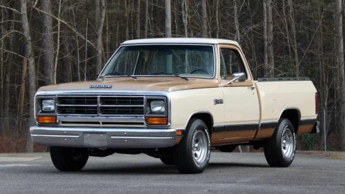 Mopar 318 V8: The Indestructible Engine Every Gearhead Should Know