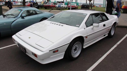 10 sports cars that defined the 1980s