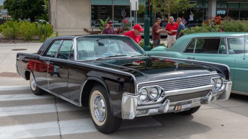 12 classic cars that defined American road culture