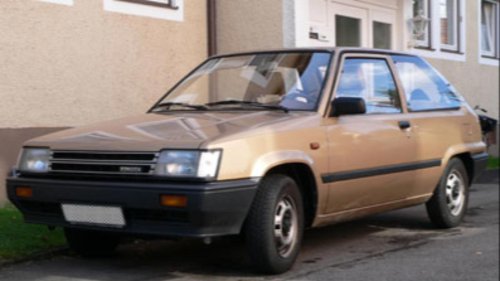 Animals On The Road: 10 Cars Named After Bugs &amp; 10 After Birds