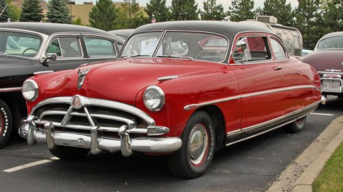 Animals On The Road: 10 Cars Named After Bugs &amp; 10 After Birds