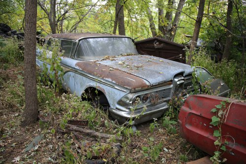 Tesoros encontrados en Ron's Auto Salvage en Allison, Iowa