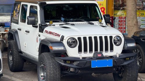 10 Cars That Are Terrible For Night Driving & 10 Amazing Ones