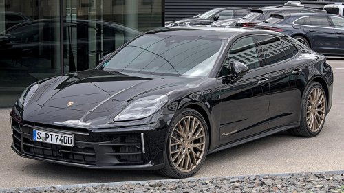 Luxury sedans buyers are still seeking in 2025