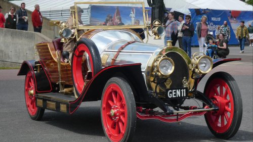 10 Fictional Cars We Wish Were Real &amp; 10 We'd Never Drive