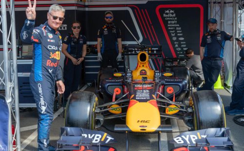 Te cuento la historia del piloto de F1 que tuvo un accidente de avión y aun así corrió un Gran Premio cinco días después