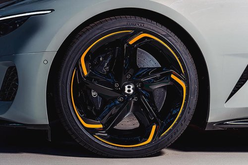 ベントレーが「バトゥール コンバーチブル」を初公開。史上最強のW12を搭載したカスタムメイドのオープンモデル