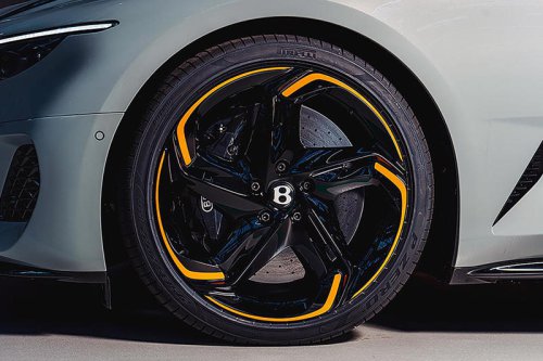 ベントレー | メルセデス・ベンツ | アストンマーティン | シトロエン | ホンダ | ヒョンデ | インフィニティ | ランボルギーニ | ランドローバー | マクラーレン | フォルクスワーゲン | フィアット | スマート | トヨタ | シボレー | レクサス | アルピーヌ | クライスラー | フェラーリ | フォード | ジャガー | ジープ | ロータス | プジョー | ルノー | ロールス・ロイス | スバル | メルセデス | アルファロメオ | アルピナ | オペル | ポルシェ | ボルボ | シュコダ | ブガッティ | ジェネシス | スズキ | テスラ | ビュイック | ダイハツ | クプラ | アウディ | キャデラック | ベントレーが「バトゥール コンバーチブル」を初公開。史上最強のW12を搭載したカスタムメイドのオープンモデル