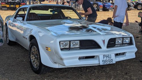 9 vintage performance cars that still own the spotlight at shows