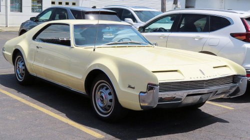 12 vintage cars that were ahead of their time