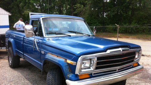 8 Retro pickups with muscle car parts