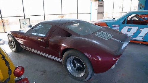 Forgotten Car Museum Filled With Rare Rides Stuns Urban Explorer