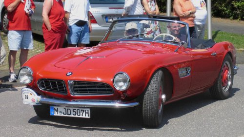 9 luxury cars that once ruled the road