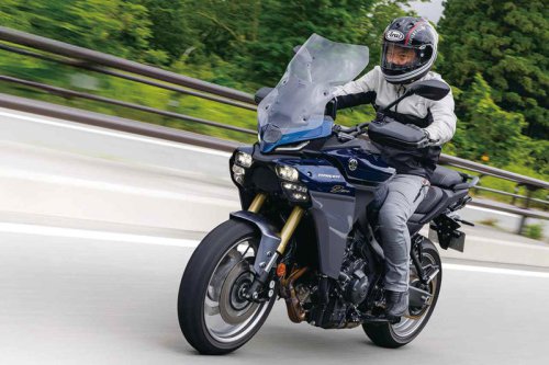 ベントレー | シボレー | レクサス | マクラーレン | ビュイック | アキュラ | シュコダ | アルピーヌ | アストンマーティン | クライスラー | フェラーリ | フォード | ジャガー | ジープ | ランボルギーニ | ランドローバー | ロータス | プジョー | ルノー | ロールス・ロイス | スマート | フォルクスワーゲン | ヤマハ | マツダ | マセラティ | ダイハツ | シトロエン | フィアット | トヨタ | インフィニティ | ホンダ | ヒョンデ | メルセデス・ベンツ | クプラ | メルセデス | ジェネシス | スバル | スズキ | テスラ | ポルシェ | アルファロメオ | アルピナ | アウディ | キア | キャデラック | 【レビュー】ヤマハ「トレーサー9 GT+ Y-AMT ABS」インプレ｜ACC・Y-AMT・BSD・UBS・KADSなどなど先進機能満載のスポーツツアラー