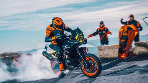 10 comfortably fast bikes built for riders who refuse to compromise