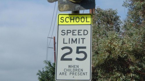 20 Driving Rules No One Follows (But Totally Should)