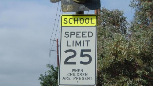 20 Driving Rules No One Follows (But Totally Should)
